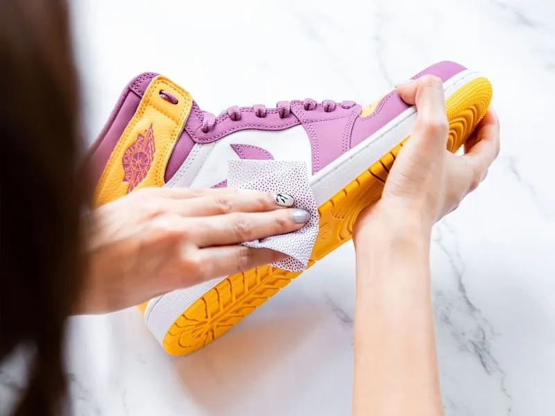 Sneakare — Footwear